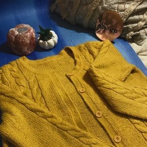 Cozy Knit Sweater💛🐥🐱🐤🌼🌕⭐️☀️🍌🍋🎗🚜💡✏️🔆